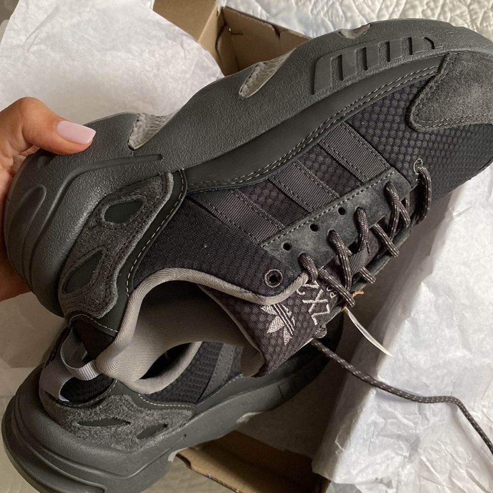 Adidas Boost ZX 22 sneakers